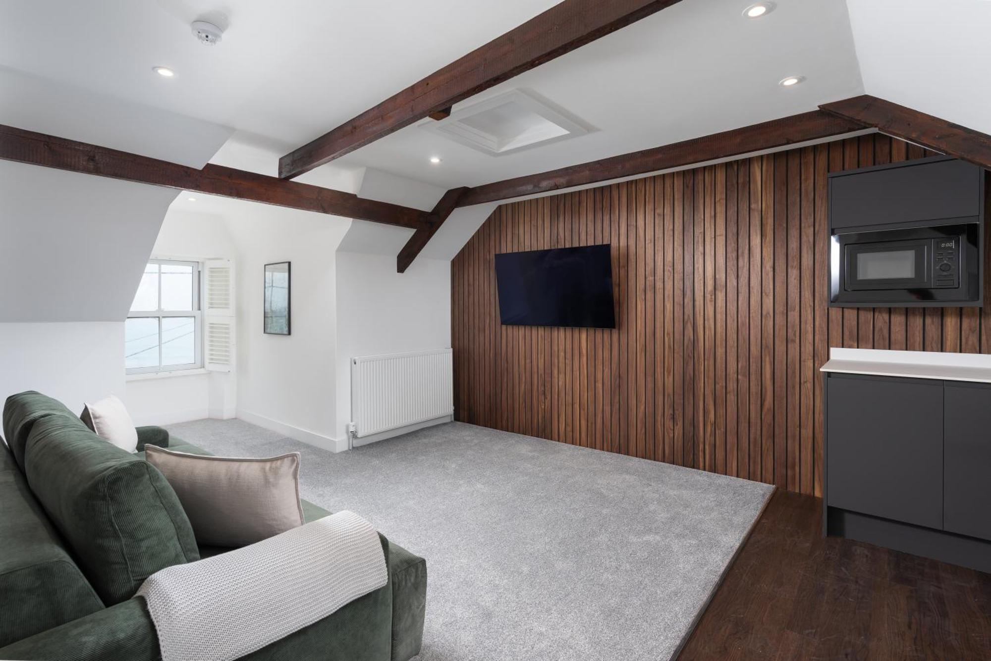Luxury Modern Suite In Marazion With Parking Екстериор снимка