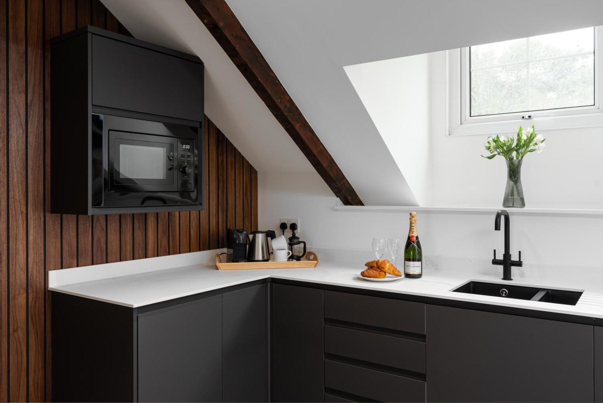 Luxury Modern Suite In Marazion With Parking Екстериор снимка